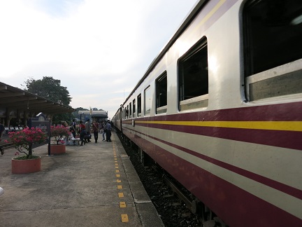 ナコーンパトム駅29.jpg