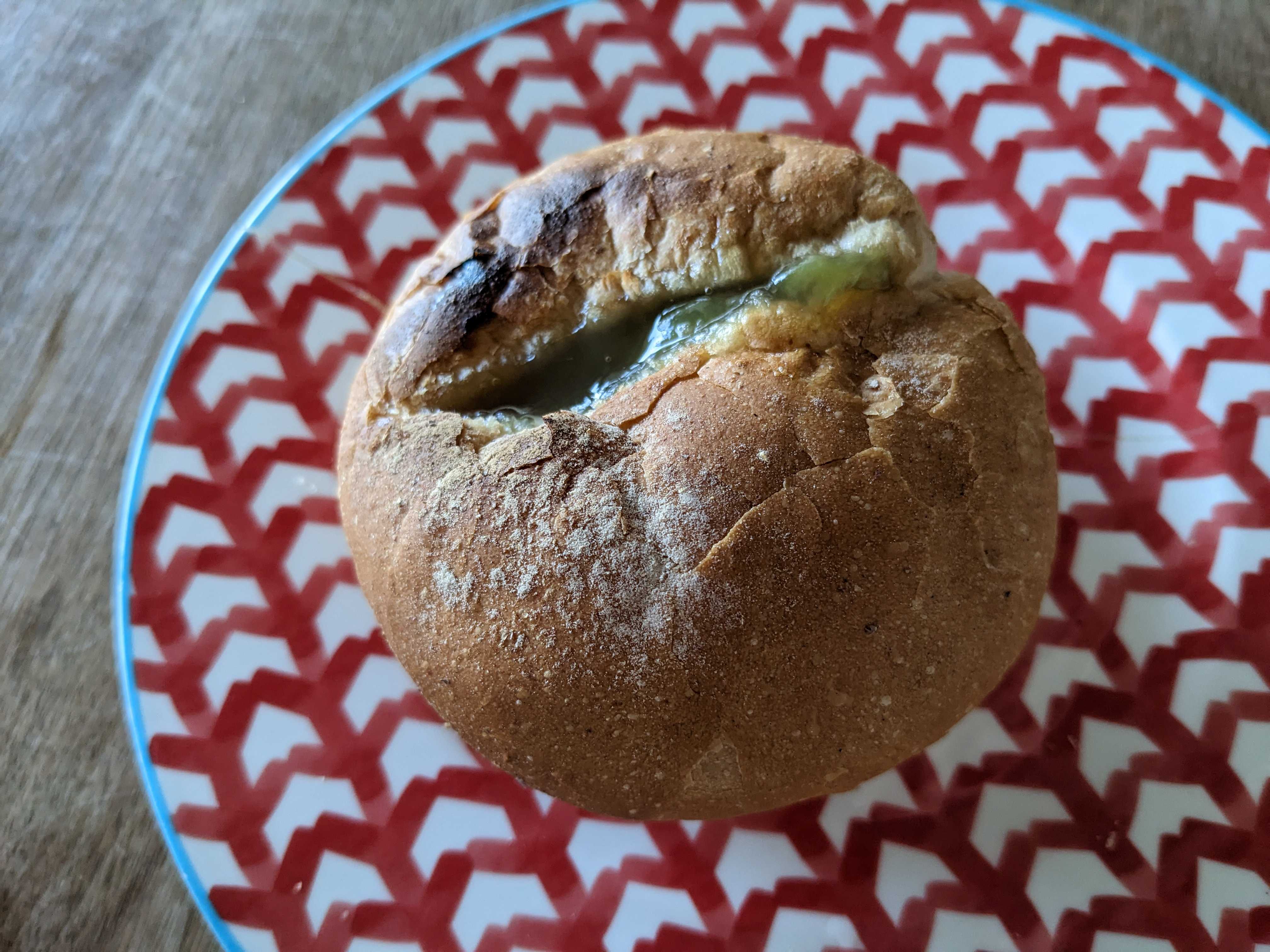 銀座 月と花のシャインマスカットジャムパン
