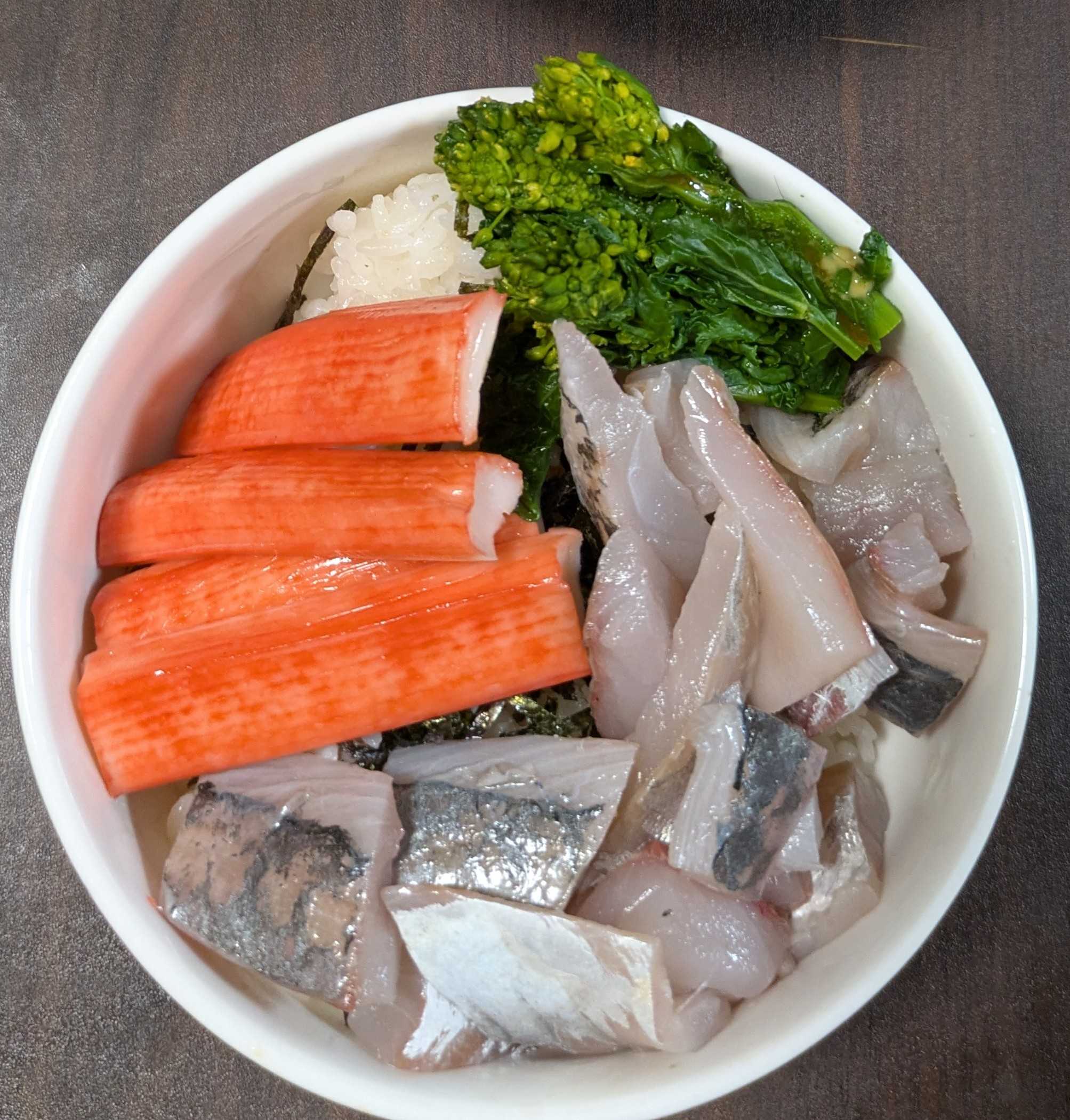 アジ丼と菜の花丼 なめこと豆腐の味噌汁 菜の花 イルミネーション | 西