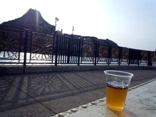 20140621_火山とﾋﾞｰﾙ.JPG
