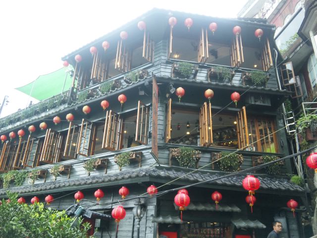 SH380315.JPG