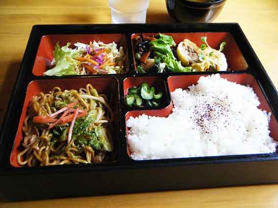 アメリカンステーションの「焼きそば」-01♪