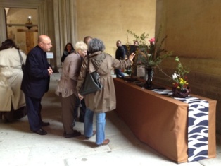Ikebana w audience.JPG