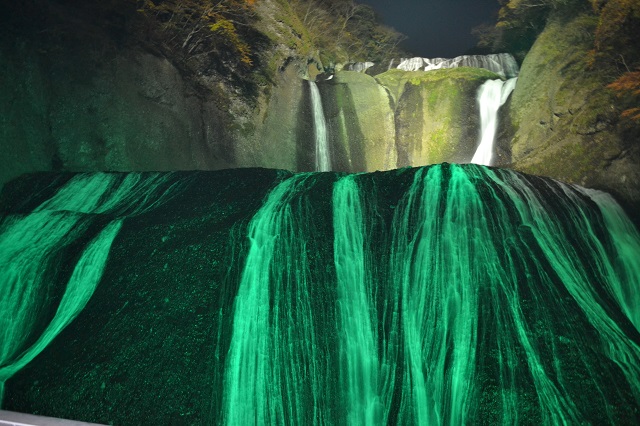 袋田の滝　ライトアップ　