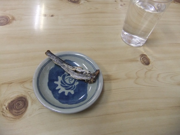 三忠食堂本店@弘前の店内の焼き干し