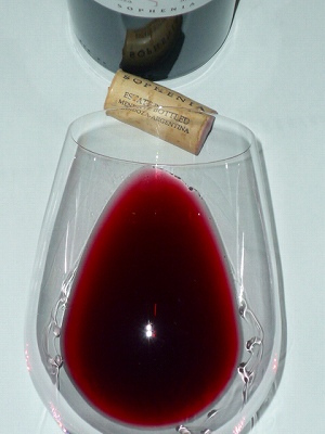 Finca Sophenia Altosur Malbec 2012 glass.jpg