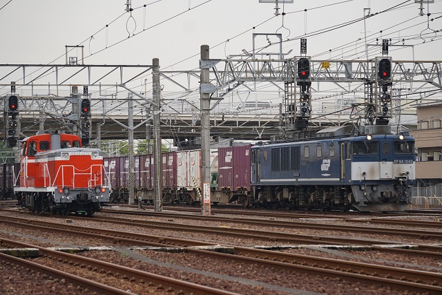 DE10 1571牽引 田端チキ工臨 & EF64 1049 JRF広島色 牽引 鹿島貨物4