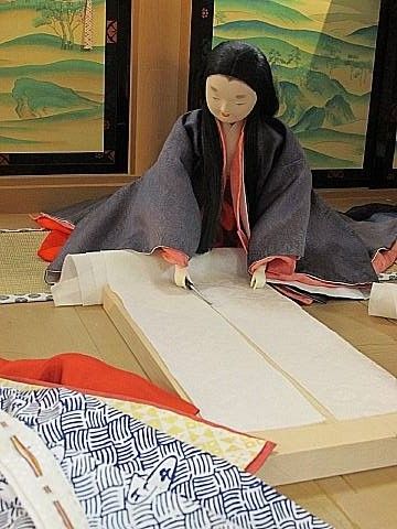 観照 京都・下京 風俗博物館 2020年の展示 -3 歳暮の衣配り・平安王朝