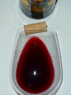 Palacio del Conde Gran Reserva 2005 glass.jpg