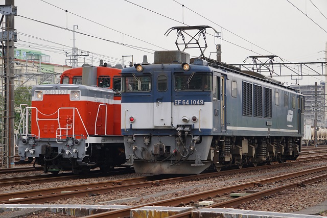 DE10 1571牽引 田端チキ工臨 & EF64 1049 JRF広島色 牽引 鹿島貨物5