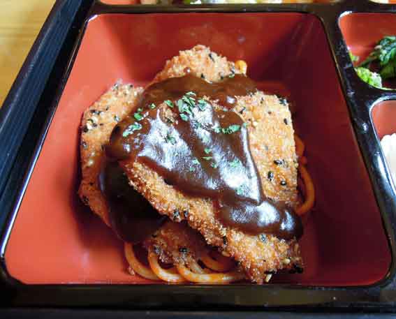 アメリカンステーションの「ゴマチキンカツ」-2♪