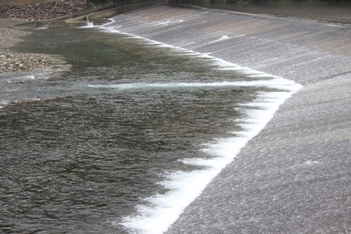 梅雨の銚子川