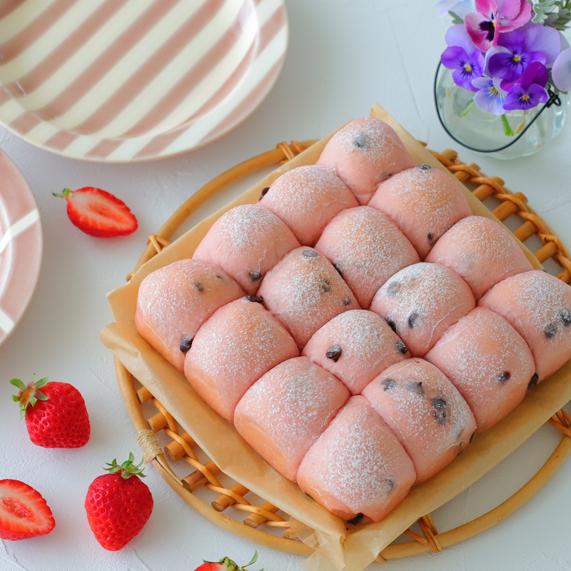 久々のレシピブログさんの連載は ピンクが可愛い苺とチョコのちぎりパン Happy Delicious Bakery 楽天ブログ