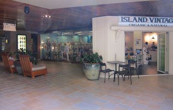 Royal Hawaiian Shopping Center
