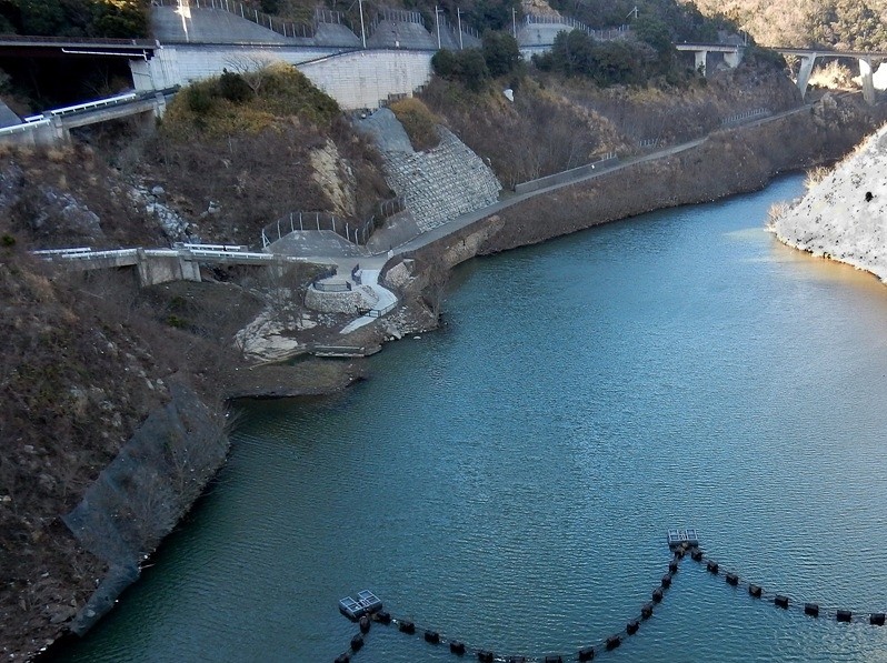 石井ダム湖7.JPG