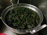 鍋の中のシソ
