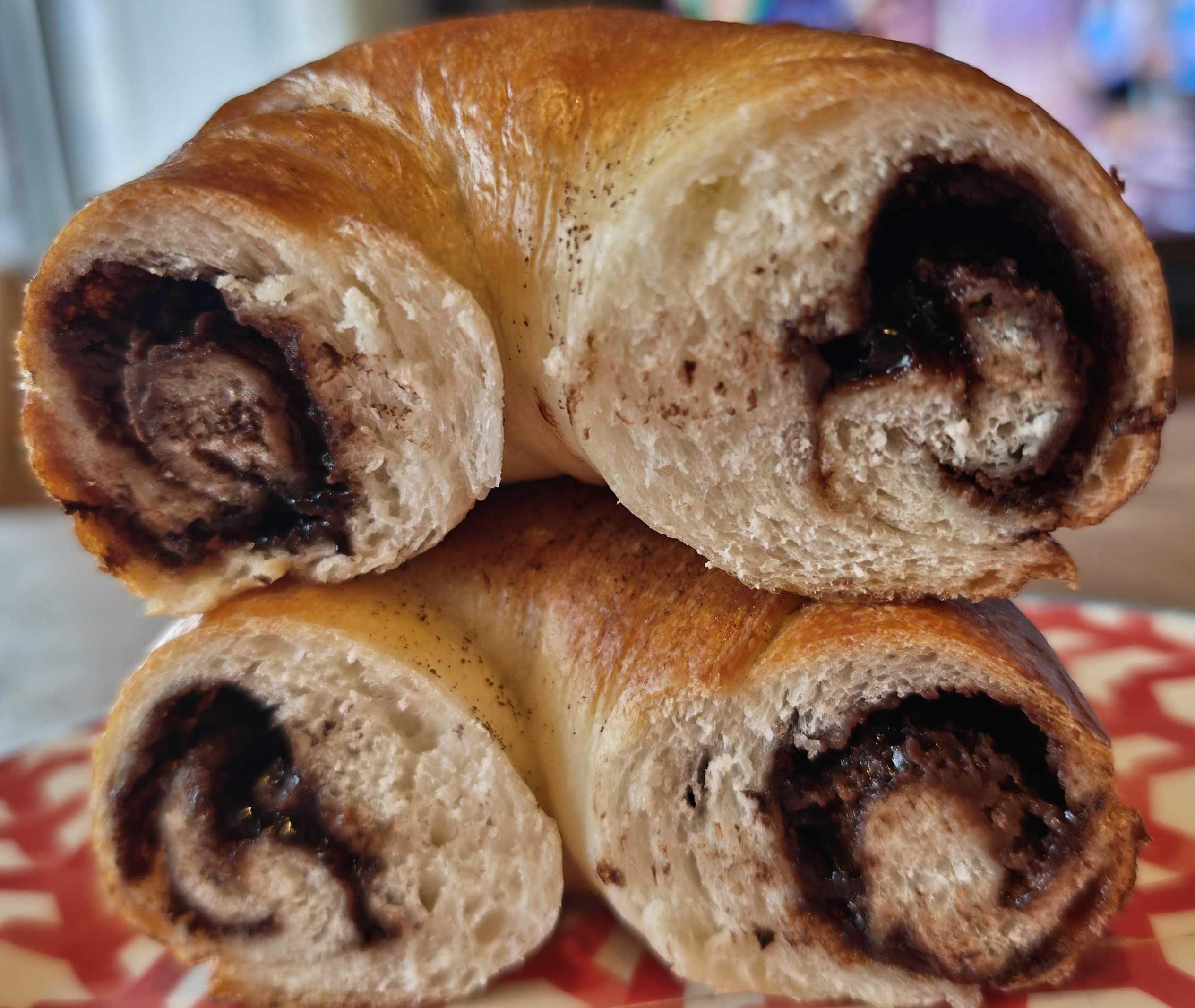 栃木県那須塩原市、大田原市　ベーグルリコ　イベントで購入 チョコクリームチーズ純正ココア使用＋ビターチョコの断面