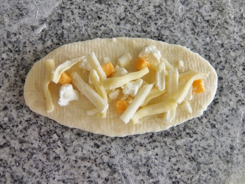 ハートのチーズパン　成形　レシピ