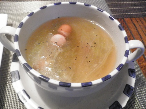 レタスとウィンナーのスープ
