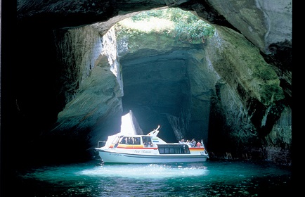 cave_g05.jpg