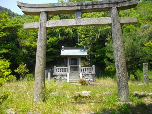 敷山城験観寺跡 (1) (500x375).jpg