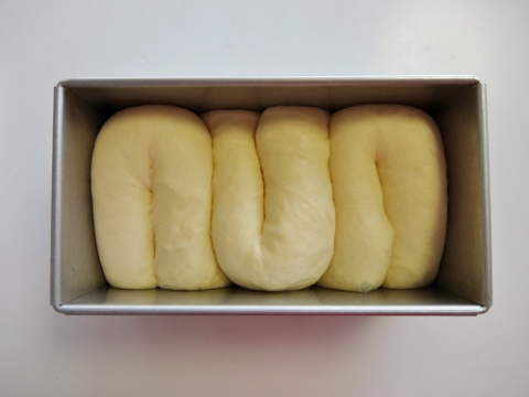 角食パン　U字形成