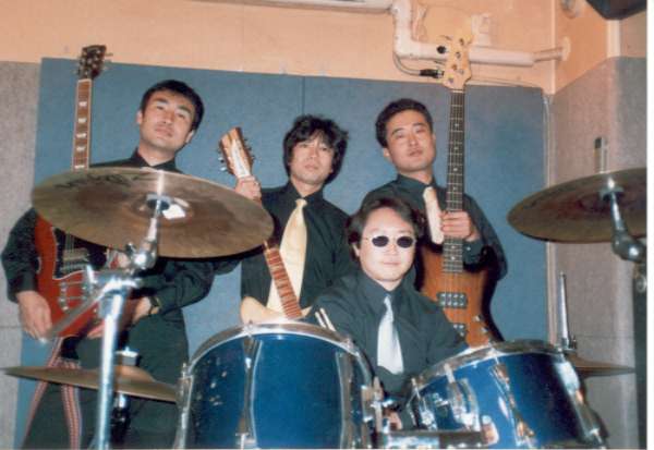 2001年のthe accelerators