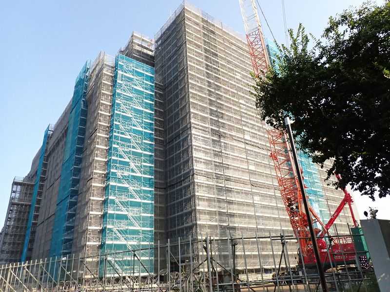 白井市市役所を背中にして新白井データセンターを見る