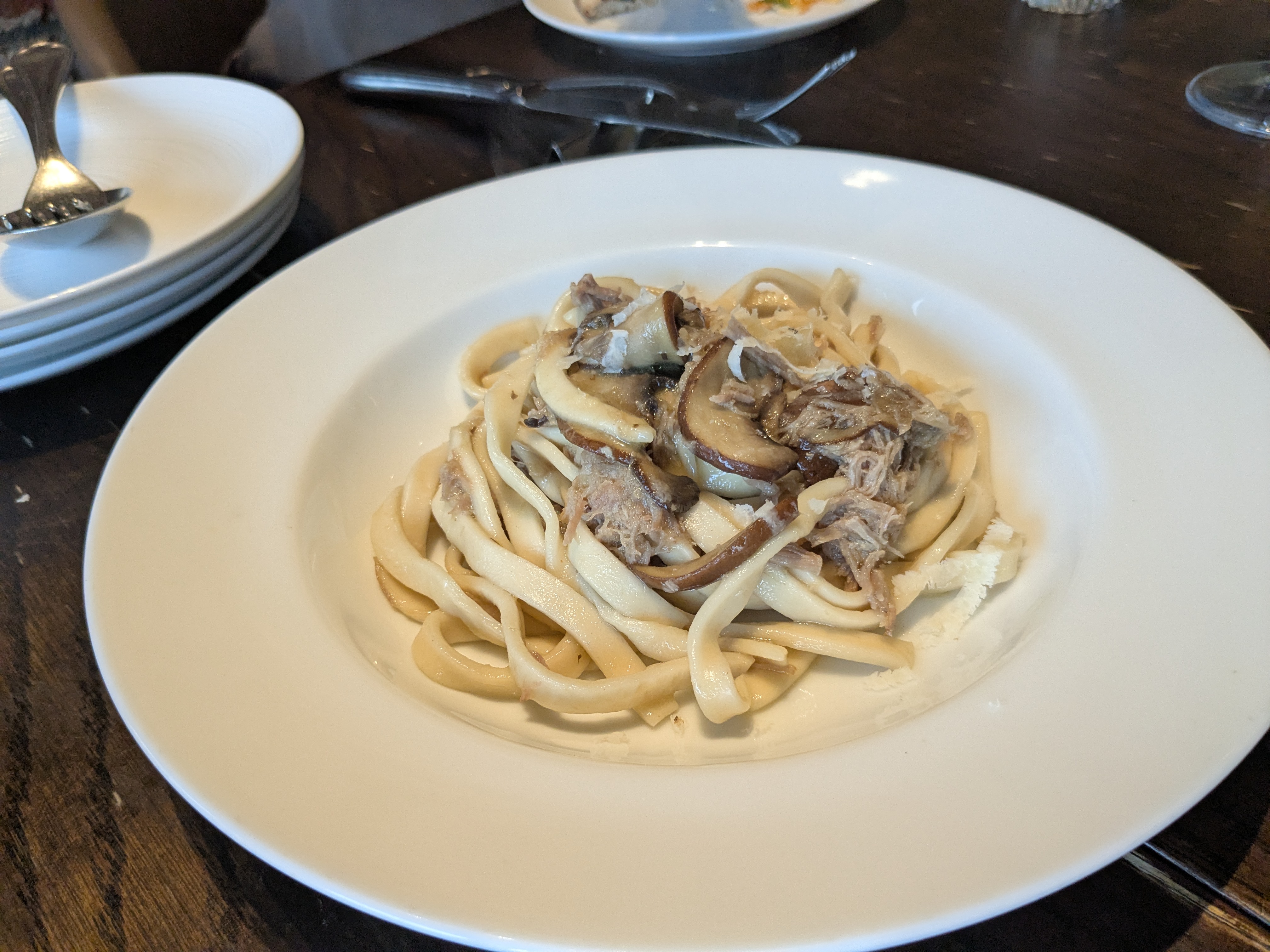 横浜みなとみらいでママ会　A16 YOKOHAMA　パスタランチ　トロッコリ 豚肉とマッシュルームのラグーソース