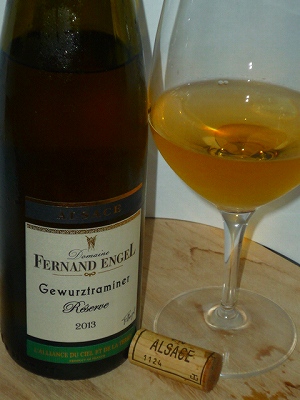 Dm.Fernand Engel Gewurztraminer Reserve 2013 glass.jpg