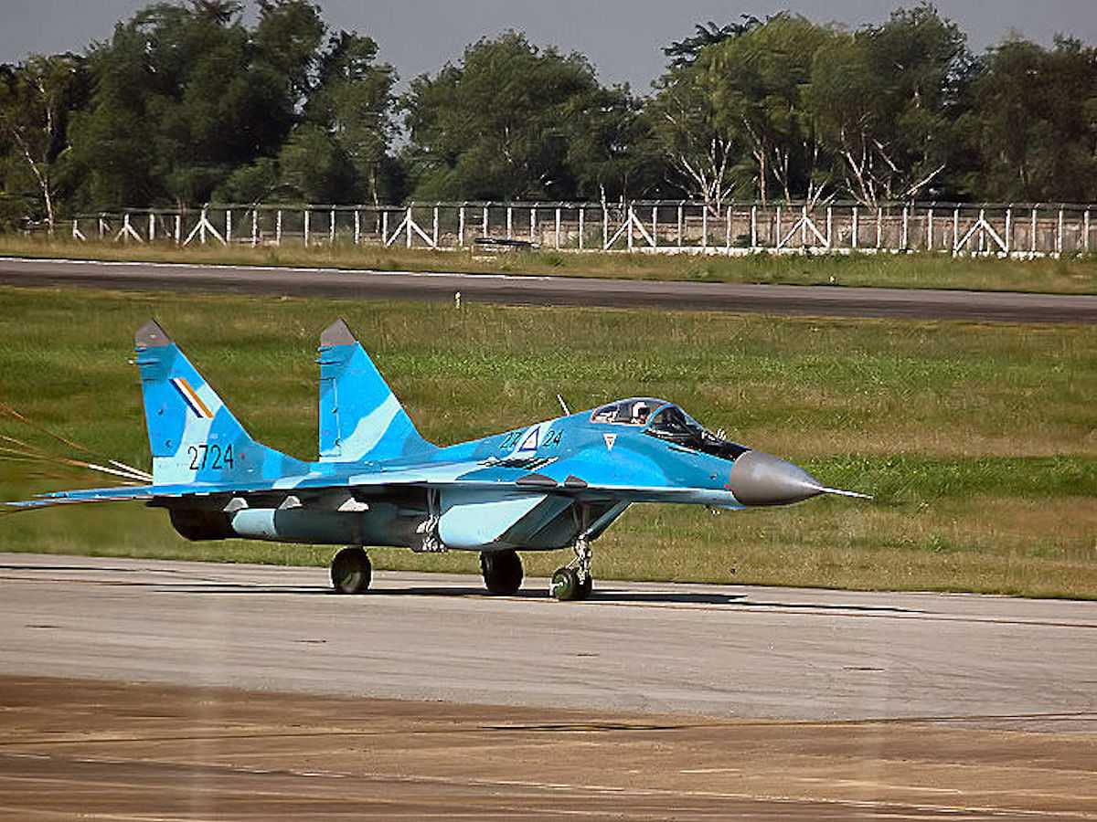 戦闘機まで(@_@) | アジアを旅しよう！2号館 from ミャンマー - 楽天ブログ