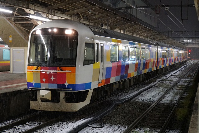 DE10 1603牽引 小田原ロングチキ工臨 & 新潟駅 115系 & きらきらうえつ7