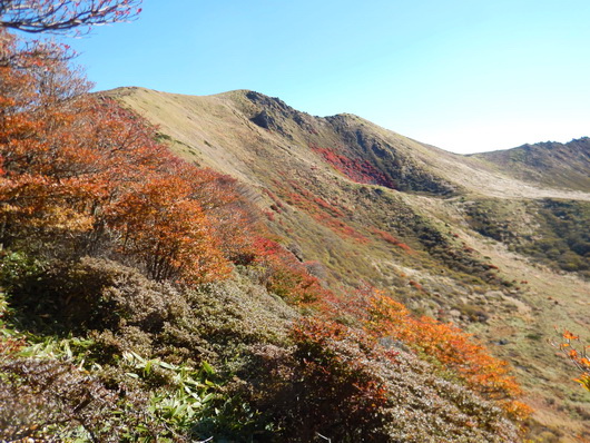 星生山に向かう尾根から見た光景２.jpg