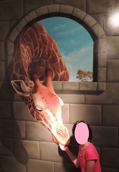 トリックアート展キリン