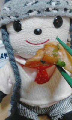 コプ9歳チキン食べて