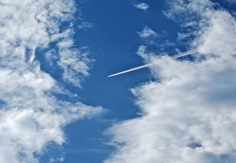 夏空飛行機雲6