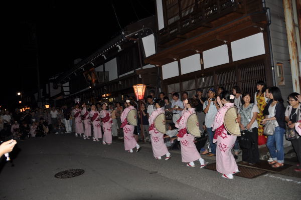 風の盆　西町