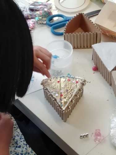 母の日のためのペーパーフラワー 段ボールのケーキ アトリエ コモ 楽天ブログ 母の日のためのペーパーフラワー 段ボールのケーキ アトリエ コモ 楽天ブログ