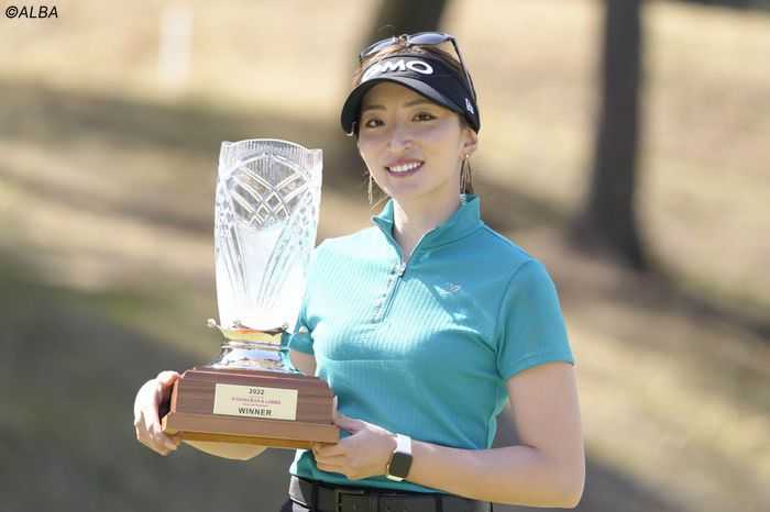 ーーーー伊藤園「優勝の脇元選手」ーーーーーーーーー小祝ちゃん「７，24痛めて」手術終了、リハビリ中ー「２０２６年3月から出場」ー２０２２、１１、２１」より「YouTube」UPが「だめ」