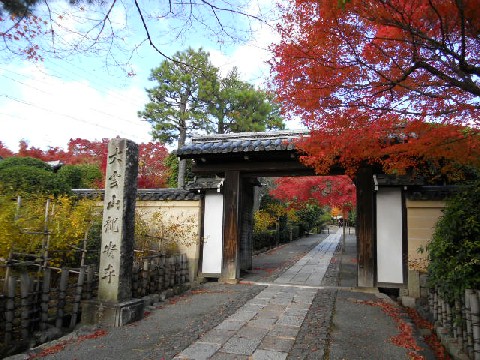 2012-11 龍安寺入口門.jpg