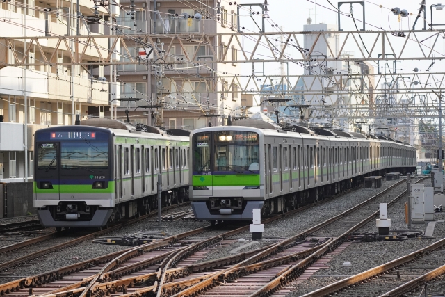 京王 8000系 行先点灯 併走に 6000系 7000系 都営 10-300形