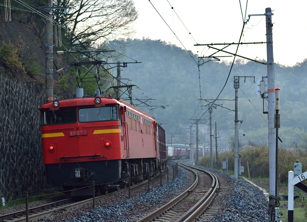 EF67-1 2014.04.22 1092レ.jpg