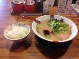 ３９　１０日　ラーメン屋さん　白賀正＋ごはん.JPG