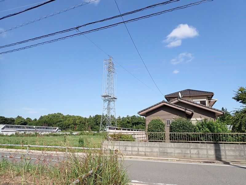 接続送電線の地中引き下げ？ - Google Inzai Data Center  の周囲