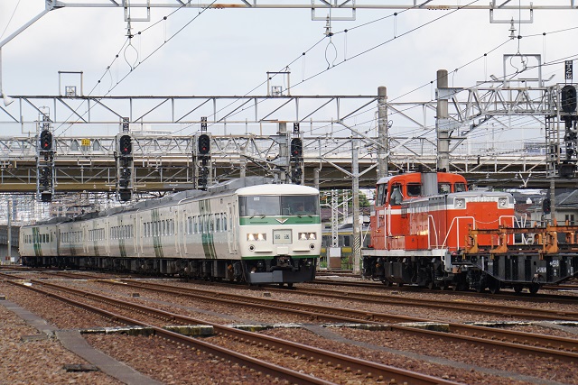 EF64 1053牽引 長野ロングチキ工臨 & 185系 訓練運転5