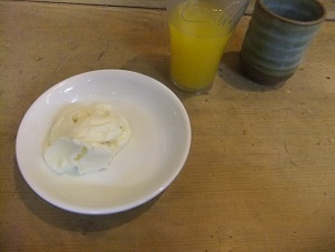 栗原４丁目・江戸一西新井館のジュースとアイスクリーム