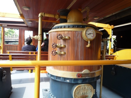 2012.05.08ちぇりもやさん達とテ?ィス?ニーシー4.jpg