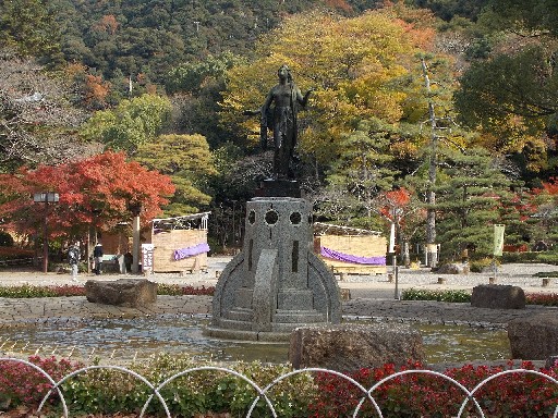 岐阜公園　2012紅葉その24（女神の噴水）