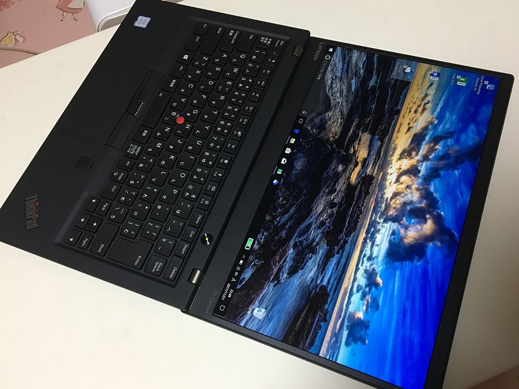 ThinkPad X1 Carbon 2017年モデルの外観を簡単に紹介 | デジちゃって