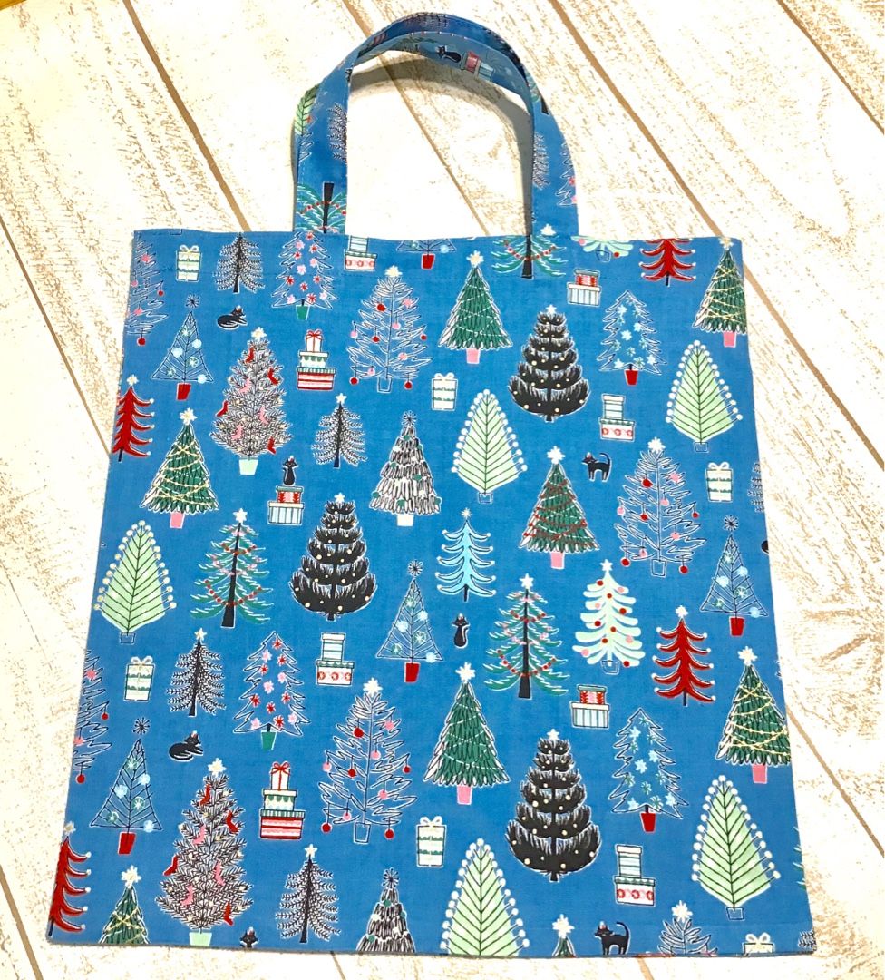 クリスマス柄のエコバッグ リユーサブルな袋を目指して M カラーセラピストのちくちく手作り日記 楽天ブログ クリスマス柄のエコバッグ リユーサブルな袋を目指して M カラーセラピストのちくちく手作り日記 楽天ブログ